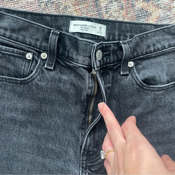 Abercrombie & Fitch Skinny High Rise Jean, 2R - Picture 6 of 6